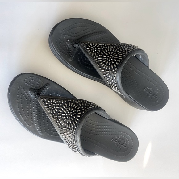Crocs beaded sandals 8 Excellent condition - Picture 1 of 4